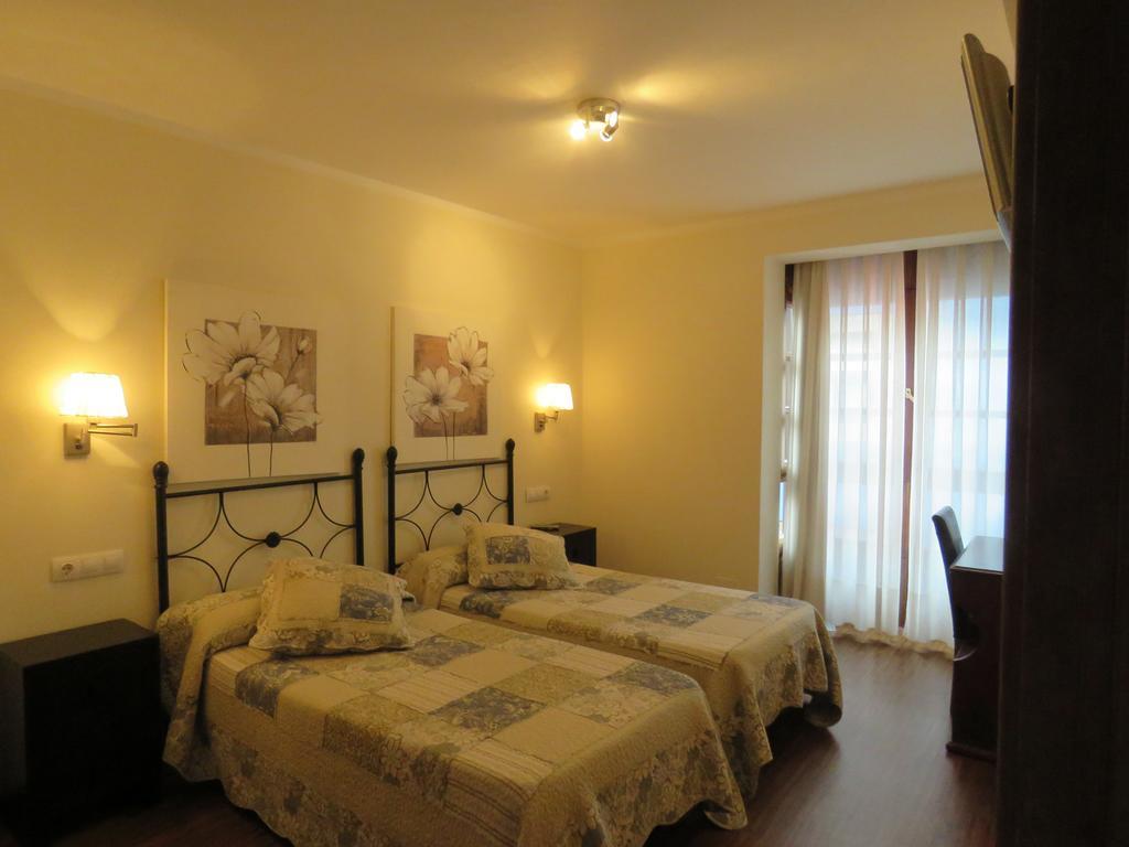 Pension Arbidel Ribadesella Extérieur photo